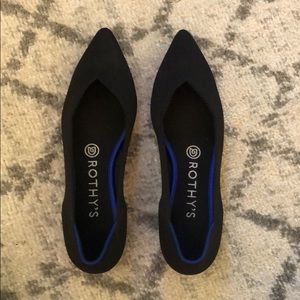 Rothy’s pointed-toe flat